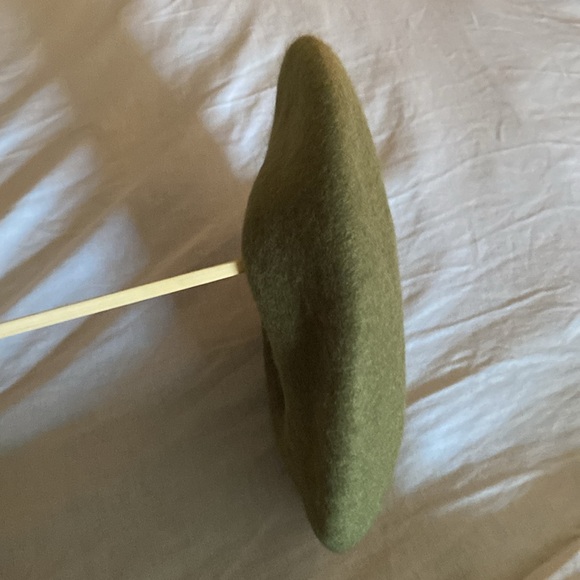 Soft Wool Beret - Picture 8 of 8